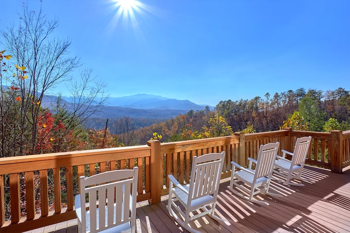 Buck & Bear Lodge ~ great for families w/ mtn view - Cabins for Rent in