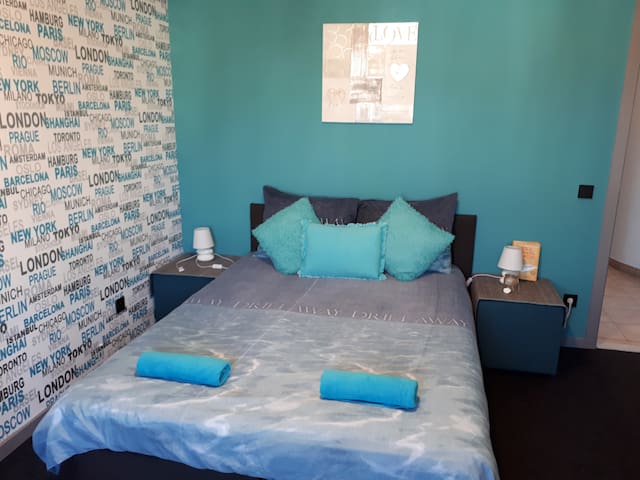 Chambre privée centre/plage/restos/station/Bruges