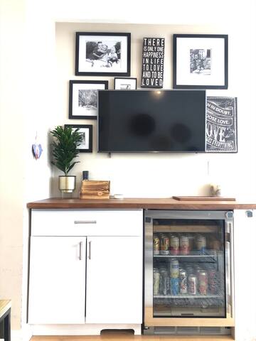 Great location! 3 BD single fam. Kid-friendly. gallery image 5