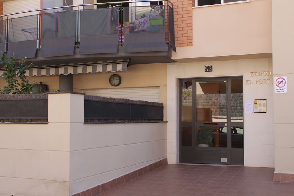 ENTRADA EDIFICIO