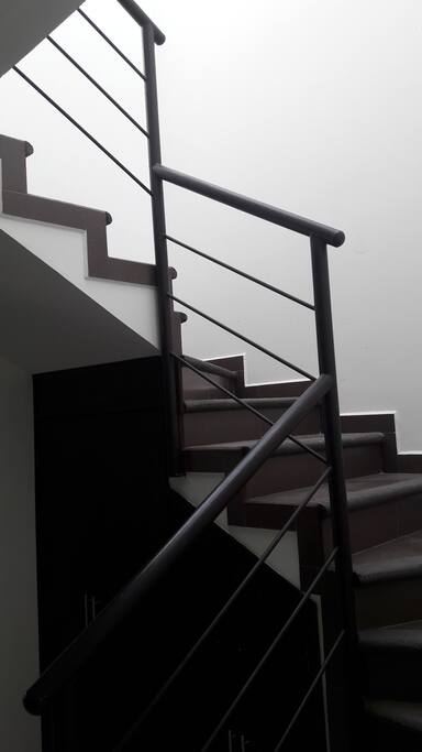 Dos plantas, una sola escalera.