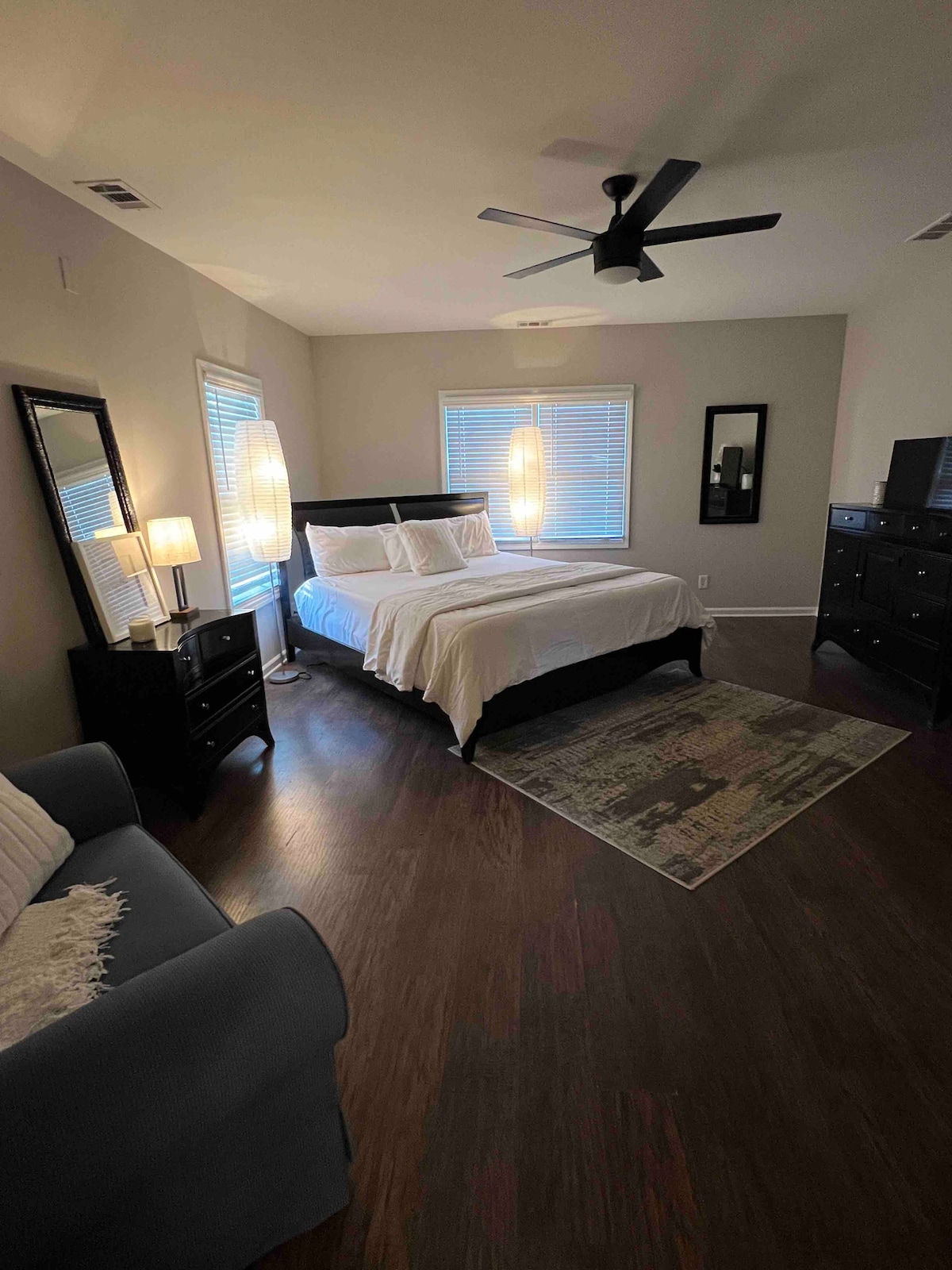 Sharp Cottage - 4BR 3 BA