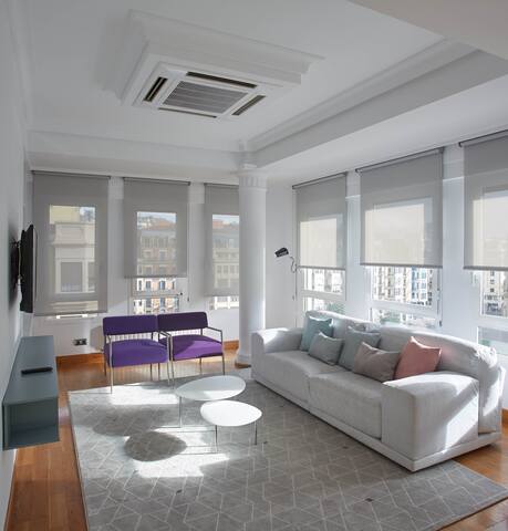 LUXURIOUS and ECLECTIC APARTMENT in Zurriola Beach gallery image 2