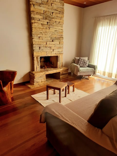Popular Airbnb listing: House with fireplace and barbecue in Campos Do Jordão