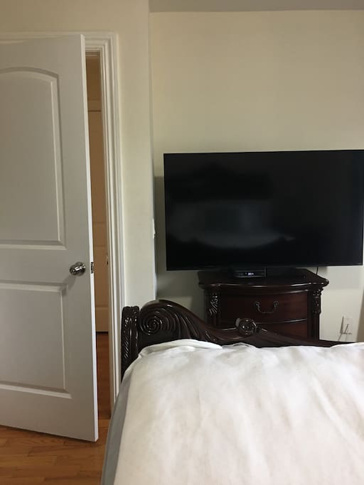 TV with cable an wifi - Smart TV