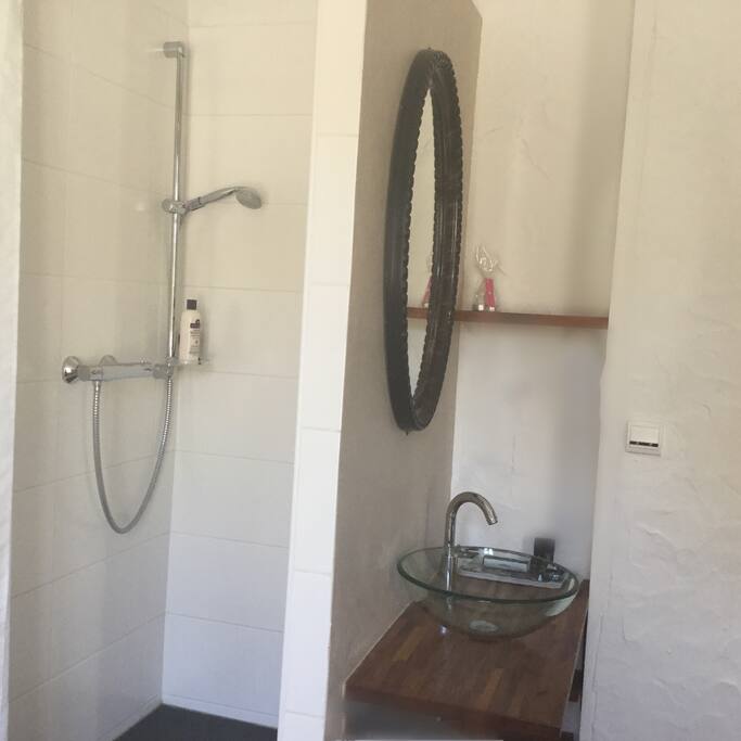 Waschbereich Zimmer2