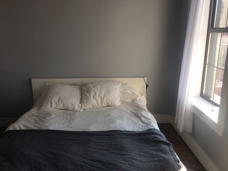 Queen size bed