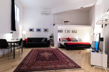 Loft with private bathroom near metro station