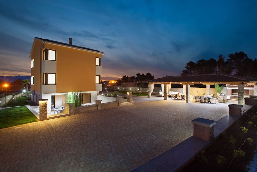 Luxury lifestyle apartments