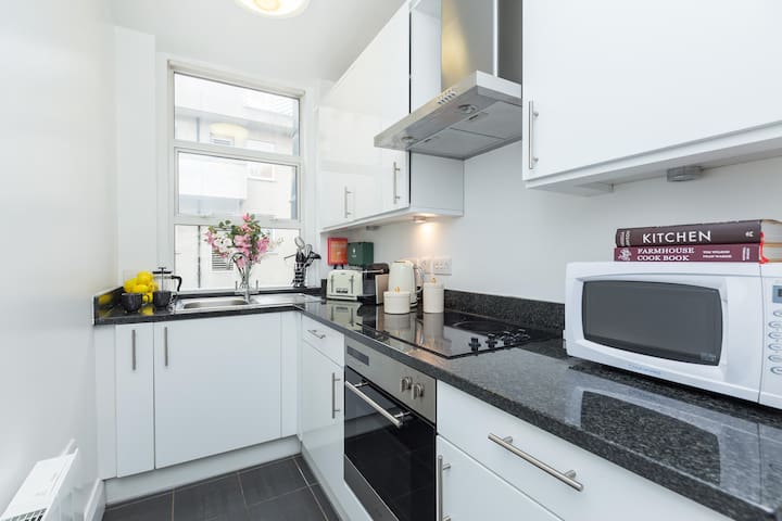 Picton 2BR Apartment – Prime Location & Comfort gallery image 5