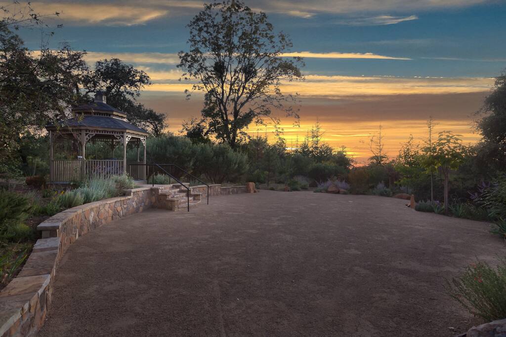 If you`re looking for a serene place to kick back with a glass of wine, get married, or renew your vows, this is the place. The magnificent sunsets, the birds, the beautiful colors of the garden, and the breeze make this an ideal setting.
