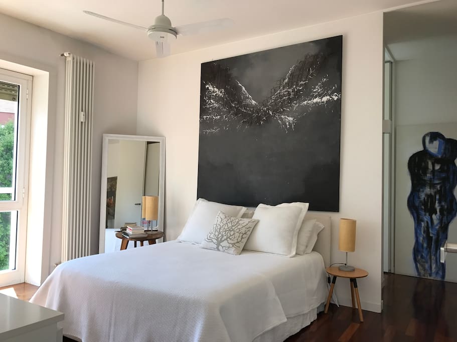 Cosy bedroom with king size bed (160x200)