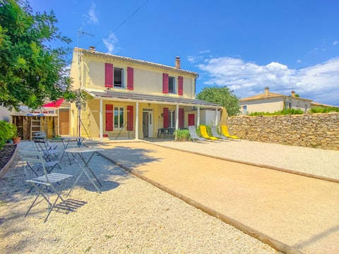 Atypical village house 8/10 people