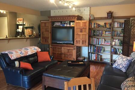 Cozy South Hill Cottage by Manito