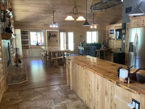 Beautiful Log Mountain Home with a View