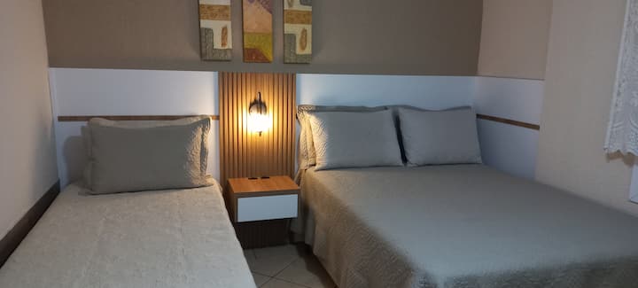 ห้องนอนที่สอง - เตียงคู่และเตียงเดี่ยว