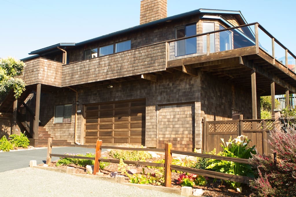 A Surf Break Houses for Rent in Cambria, California, United States