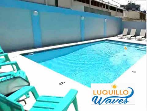 Famous beach villa/private pool/35K generator