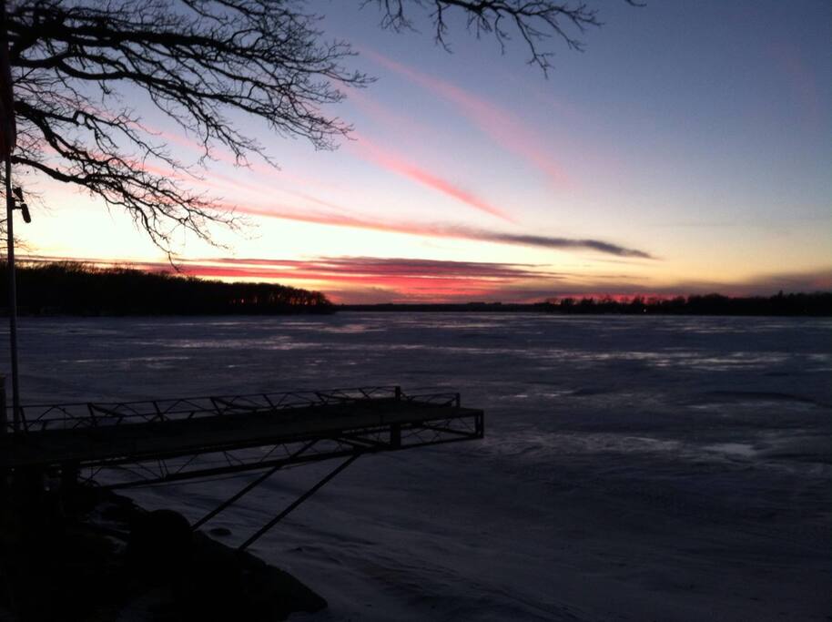 Great winter get-a-way for ice fishing, snowmobiling on the near-by trails and other winter fun!