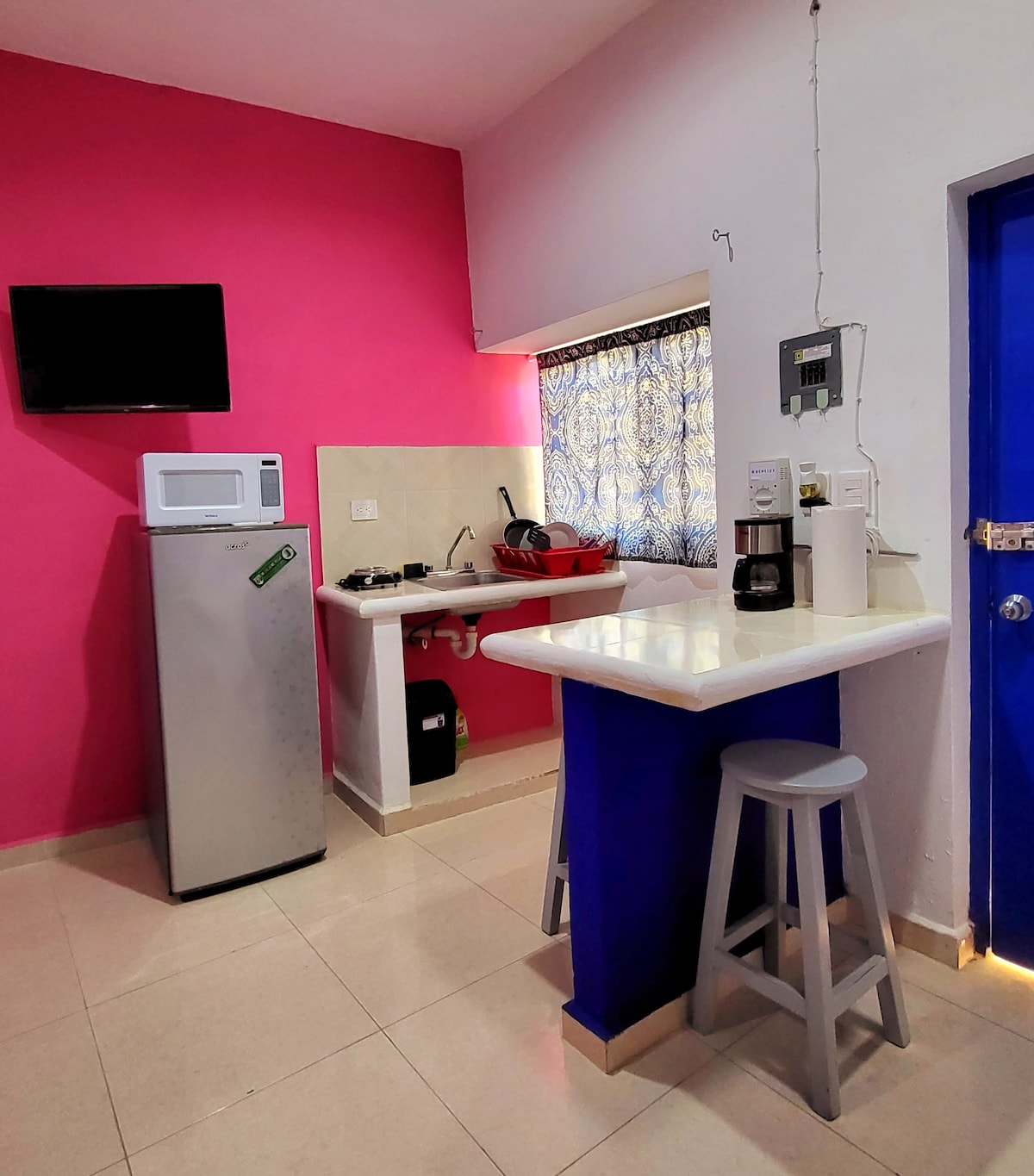 Propiedad de Airbnb exitosa: Frida Kahlo Suite • Art & Comfort near Cenote Zaci en Barrrio De La Candelaria