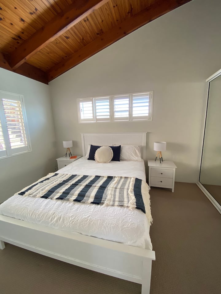 Spavaća soba na katu (1) 