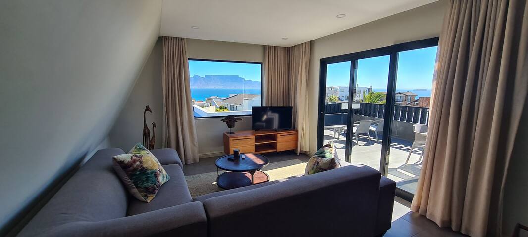 “Thyme Spent” 2bed Penthouse w Spectacular Views gallery image 3