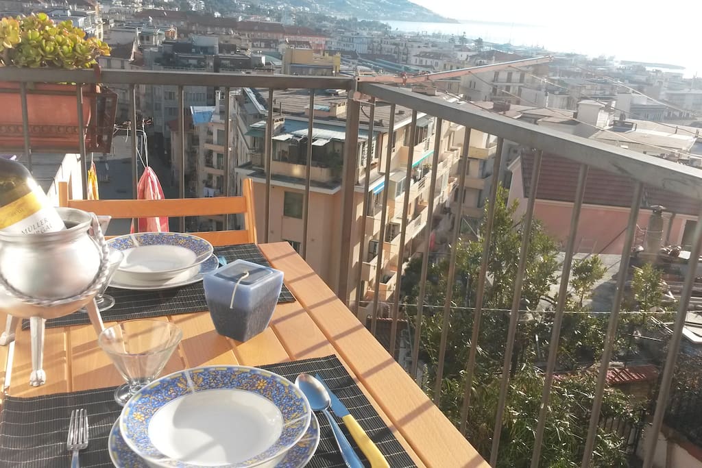 balcone con vista mare