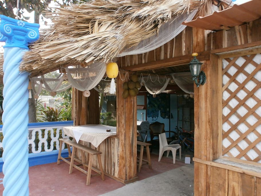 Cenas criollas al aire libre con un toque de cubanía.