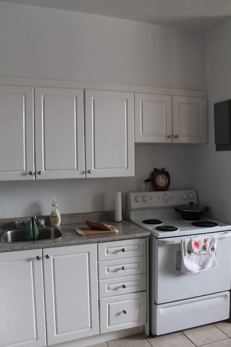 A clean kitchen is the perfect space to cook your morning meal.
