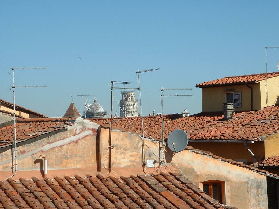 Torre sui tetti di Pisa