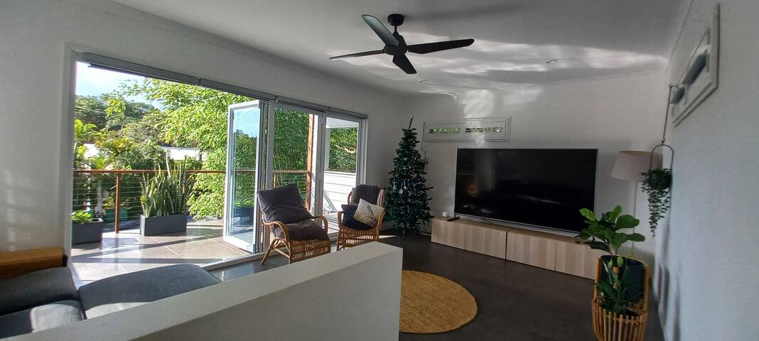 Peregian Beach Family House gallery image 2