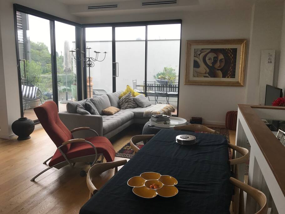 Living room (upstairs)