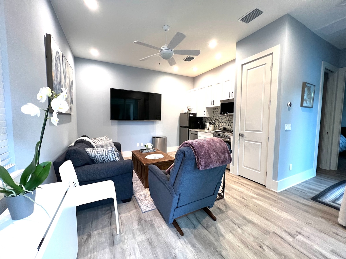 Popular Airbnb listing: Amazing New Pool House! in College Park