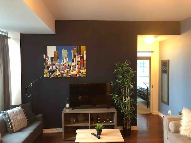 Toronto Downtown 2 Bdrm CN tower
