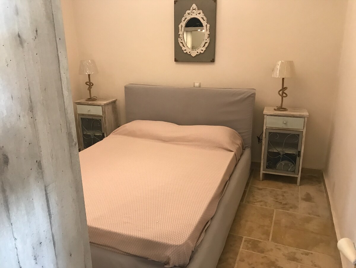 Spálňa s manželskou posteľou