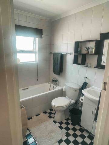 The Yellow Bench on Beach Boulevard gallery image 4