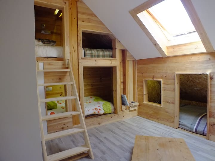 .... "غرفة الكبائن الأربعة" للأطفال ......