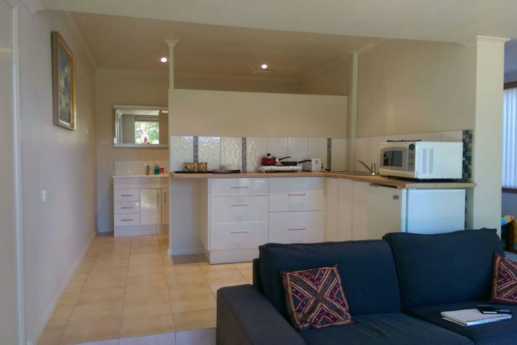 A self contained private apartment with a new , fresh, clean kitchenette.