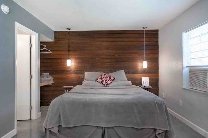 Cost-Effective + Modern *St. Pete* C