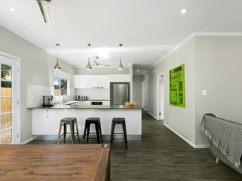 Spacious, Modern & Convenient, 15 min walk to city