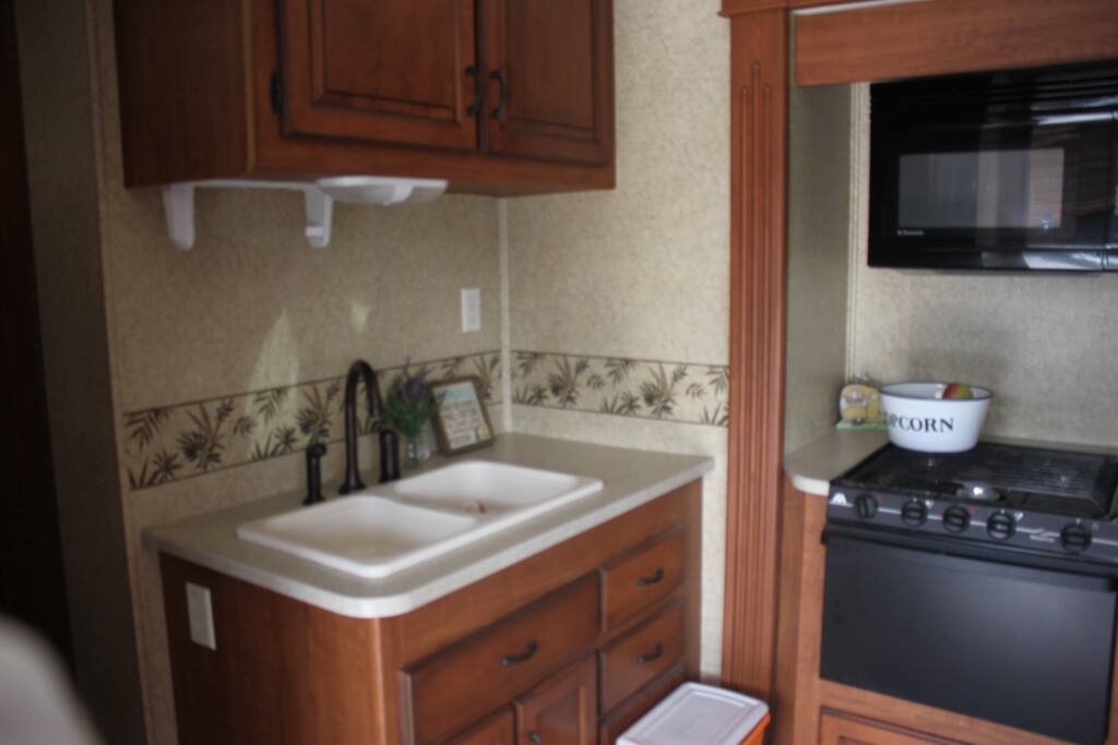 Motor Home Eclipse Get Away