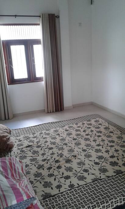Bed room with Queens bed