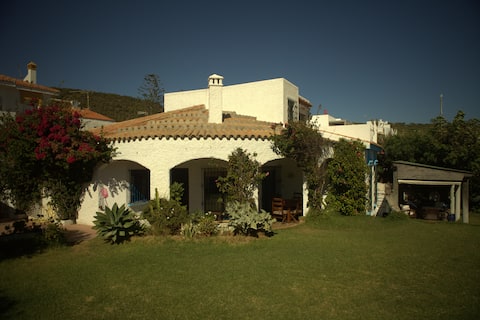 Beach Front Villa Sleeps 10 (min 5 days)