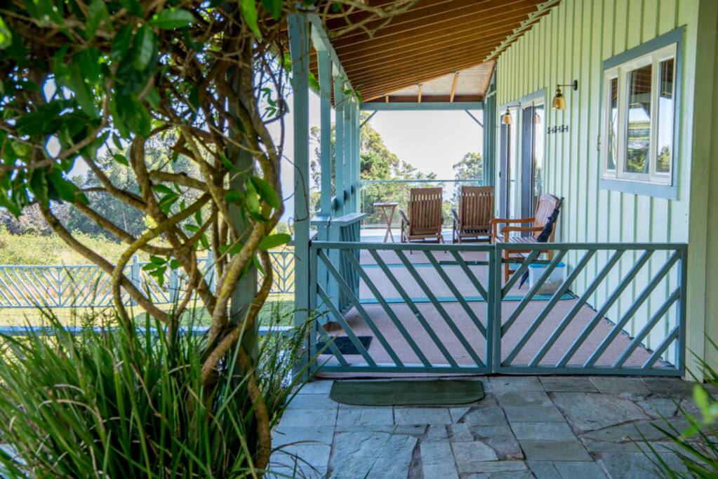 entrance to lanai