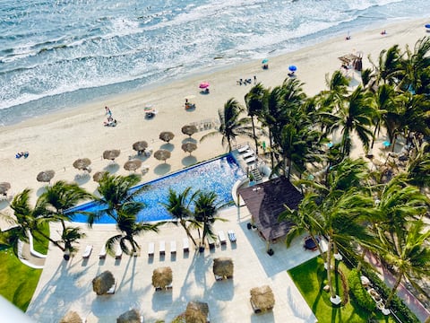 LUXURY BEACH PENTHOUSE INFINITY POOL & ROOFTOP BAR
