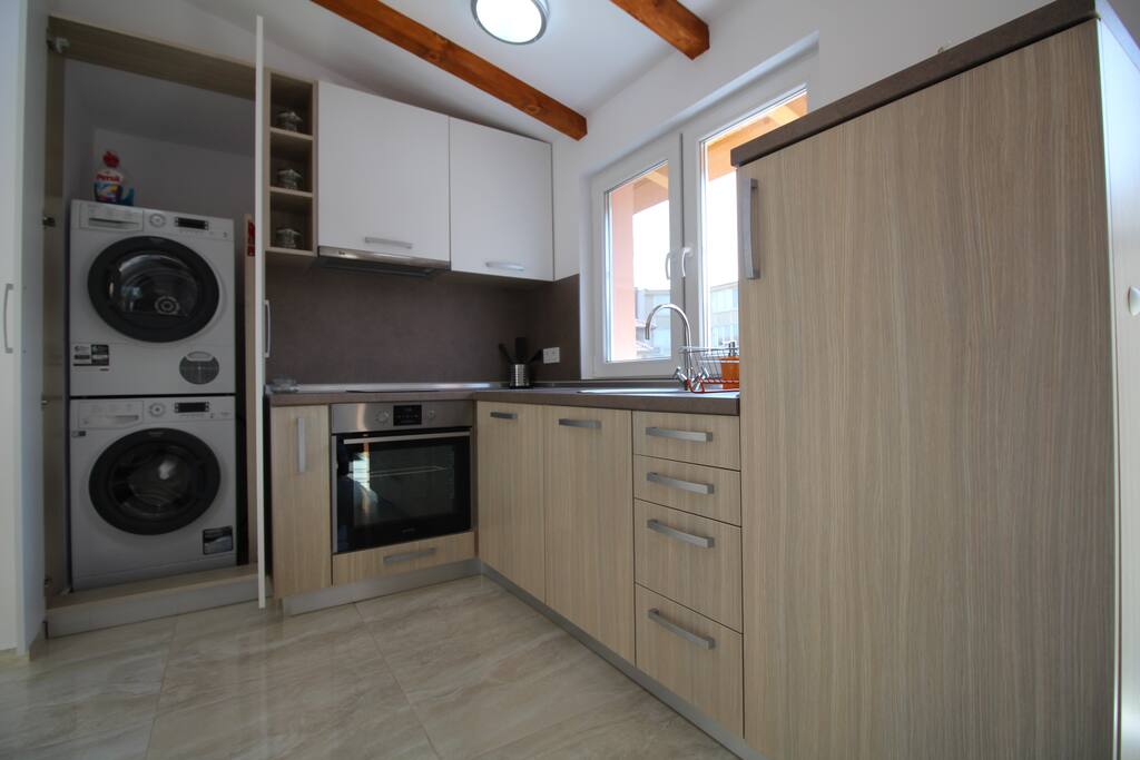 Kitchen, laundry, dryer