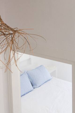 ILI ~ Villa ~ 3 Bedroom ~ Pool ~ Plaka Beach gallery image 2