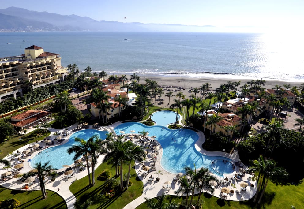 View from the penthouse - property includes an onsite restaurant and pools and Jacuzzi