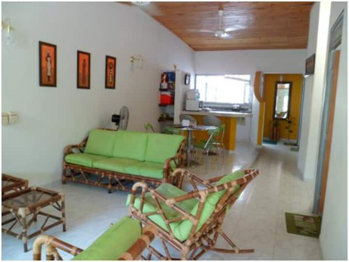 Linda Casa De Verano Y Descanso - Flandes