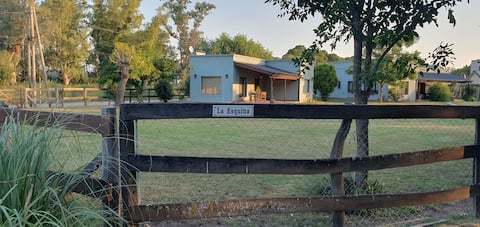 Anuncio de Airbnb popular: The corner en Partido De San Antonio De Areco